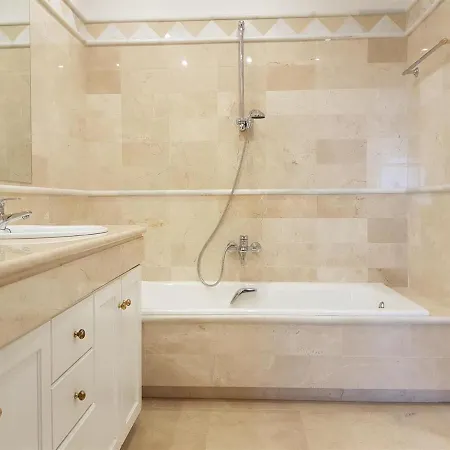 Apartment Elviria Hills